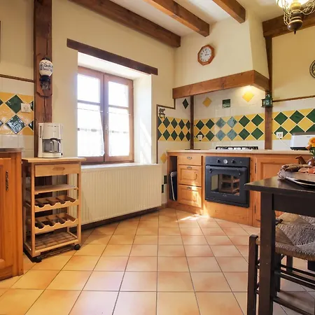 Charmante Maison Avec Jardin à Saint-pal-de-chalencon Hébergement de vacances