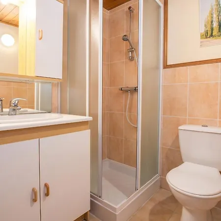 Charmante Maison Avec Jardin à Saint-pal-de-chalencon Hébergement de vacances *